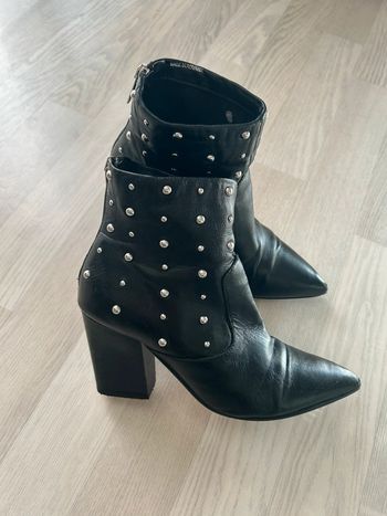 Bottine cloutées