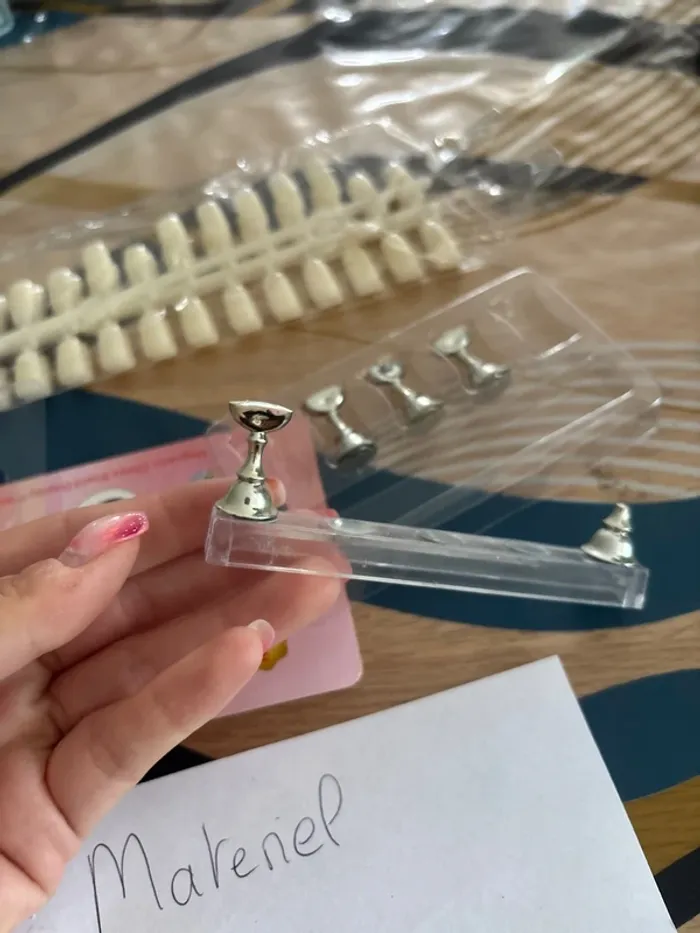 Support pour s’entraîner sur les ongles - photo numéro 3