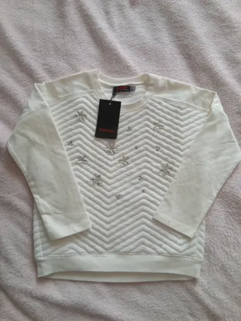 Joli sweat neuf Catimini 5 ans
