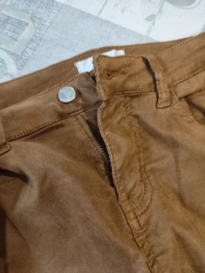 Pantalon de couleur marron - photo numéro 7