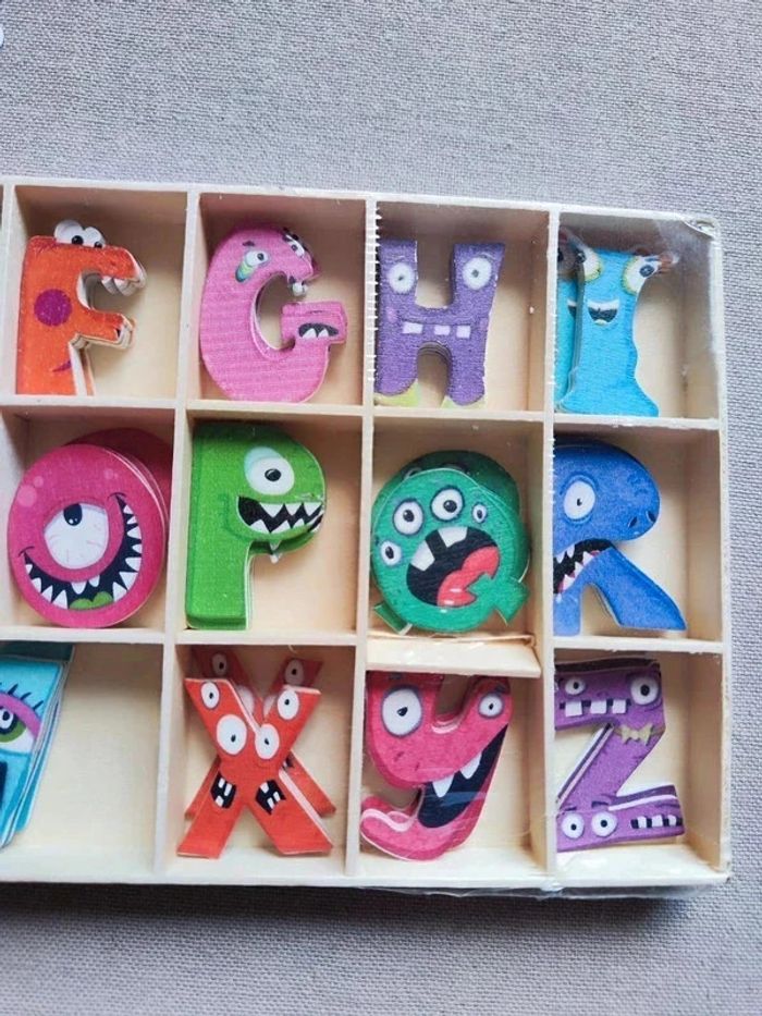 Lot 130 pièces alphabet en bois. - photo numéro 4