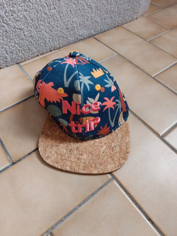 Casquette tape a l'oeil