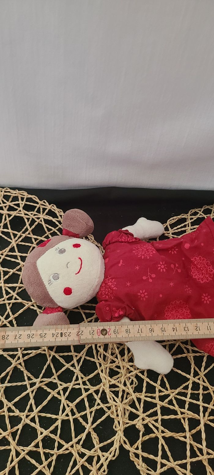 Doudou poupée robe rouge fleurs SUCRE D'ORGE - photo numéro 3