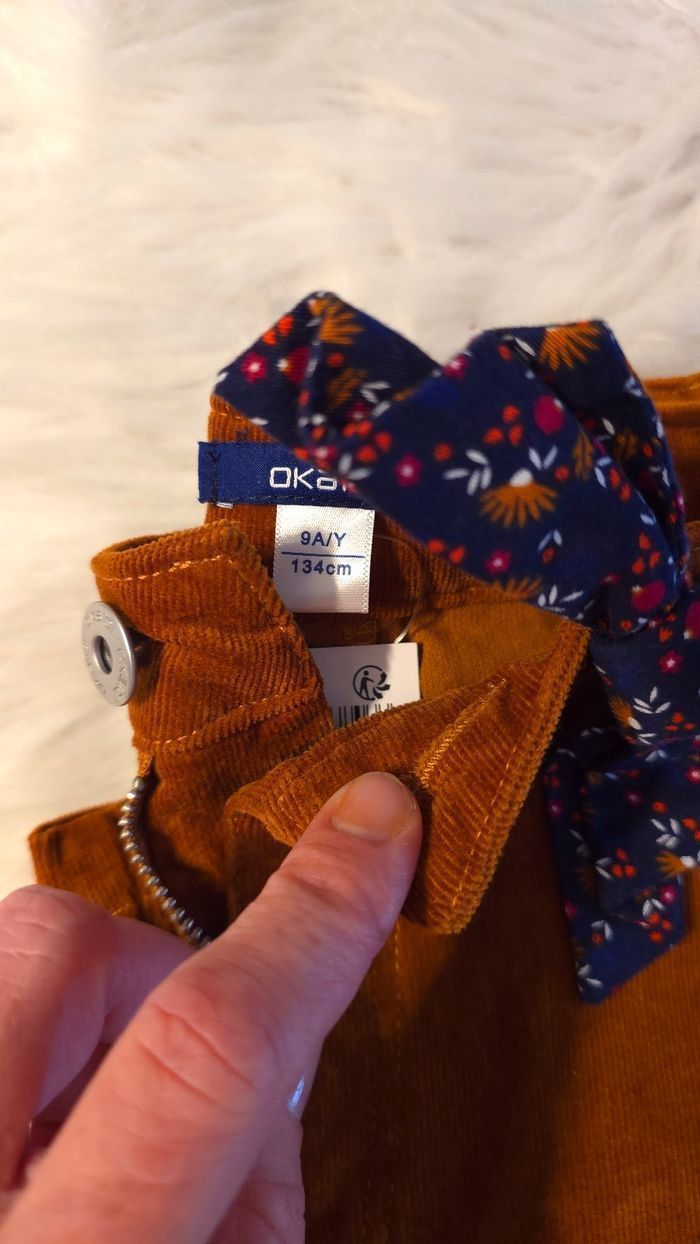 Neuf (non porté)🏷🥰😍 superbe pantalon velours 9ans fille 😍🥰🤩 - photo numéro 6