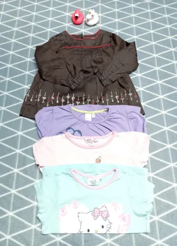 🦄 lot 1 blouse et 3 t-shirts, taille 4 ans