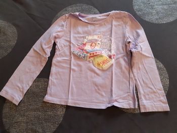 Tshirt mauve appareil photo