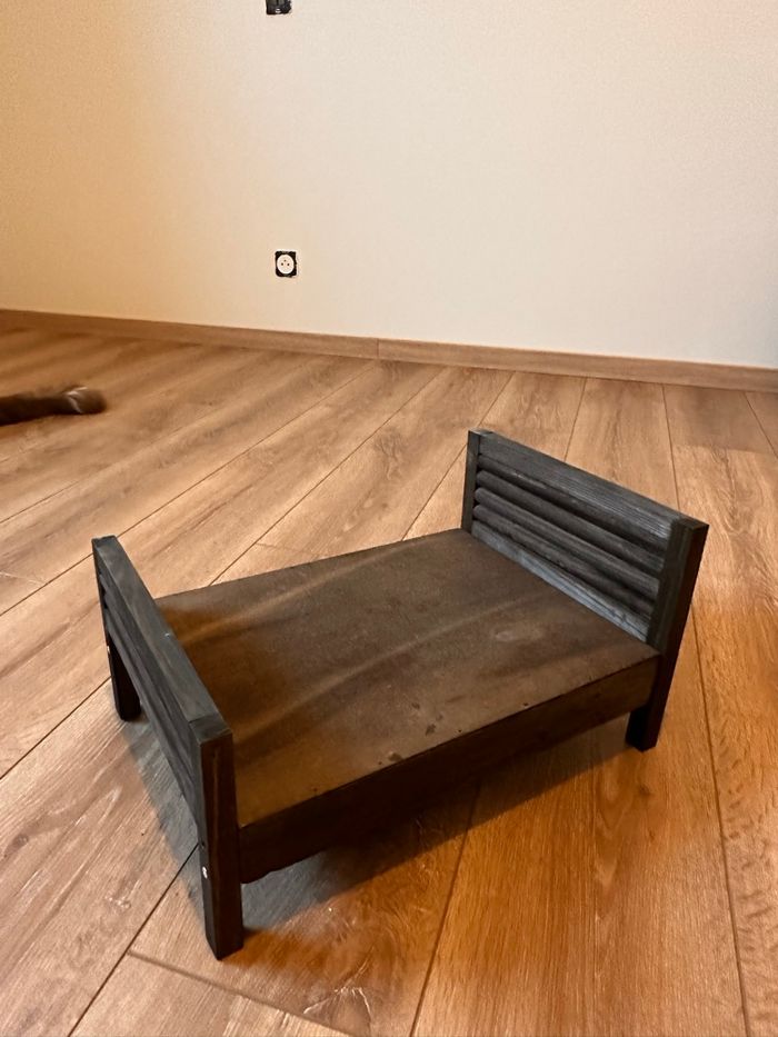 Lit en bois pour jouet ou séance photo nouveau né