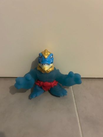 Jouet Figurine Goo jit zu TBE très peu utilisé 