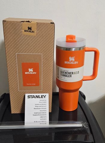 Gourde Stanley Quencher H2.0 1,18L Orange