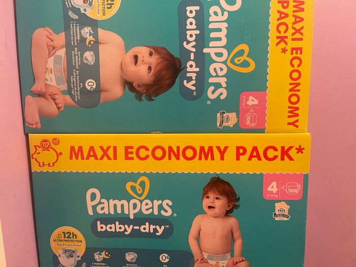 Lot de 2 carton de couche Pampers taille