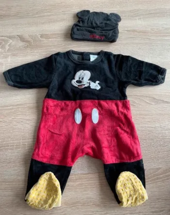 Pyjama Mickey + Bonnet 3 mois .