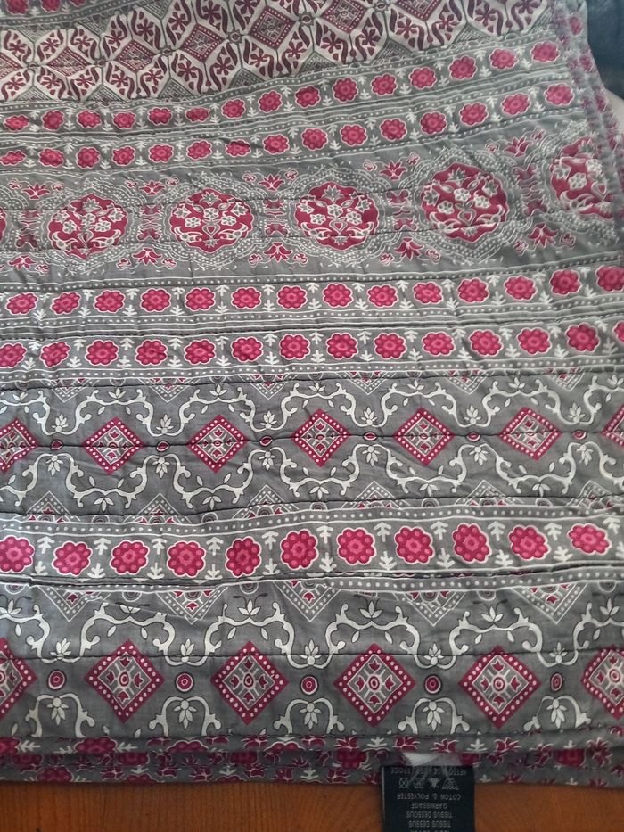 Plaid 144x144 cm.