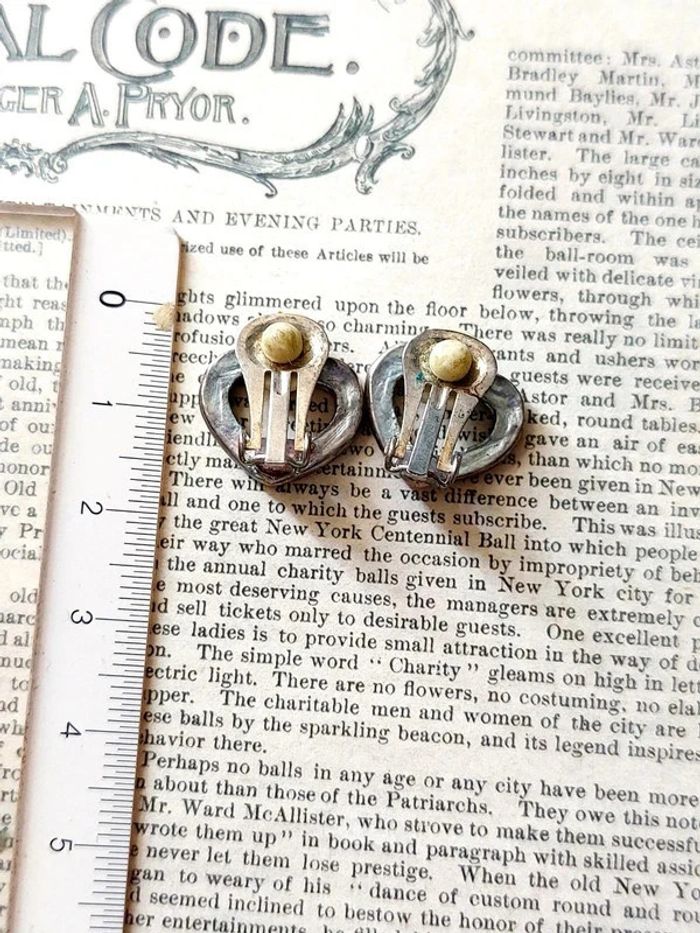 Magnifique petite paire de boucles d'oreilles à clip - photo numéro 3