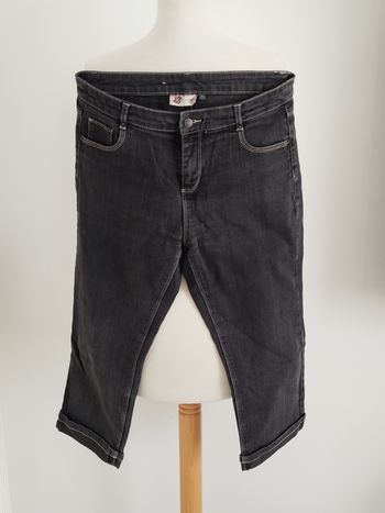 Pantacourt noir en jean Kiabi taille 40