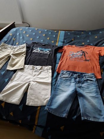 3 bermudas et 2 t shirts garçons 10ans