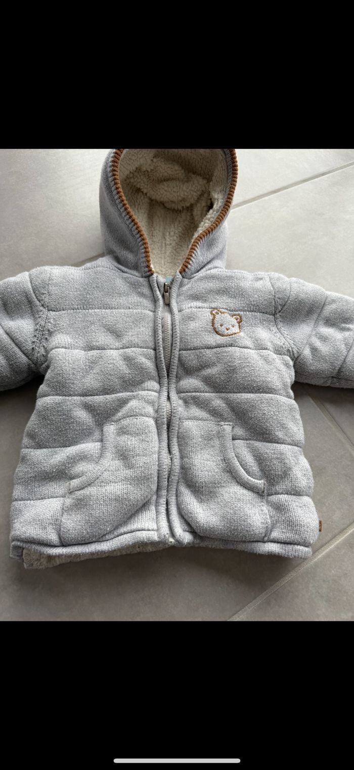 Manteau avec capuche fourré hiver chaud Taille 24 mois - photo numéro 2