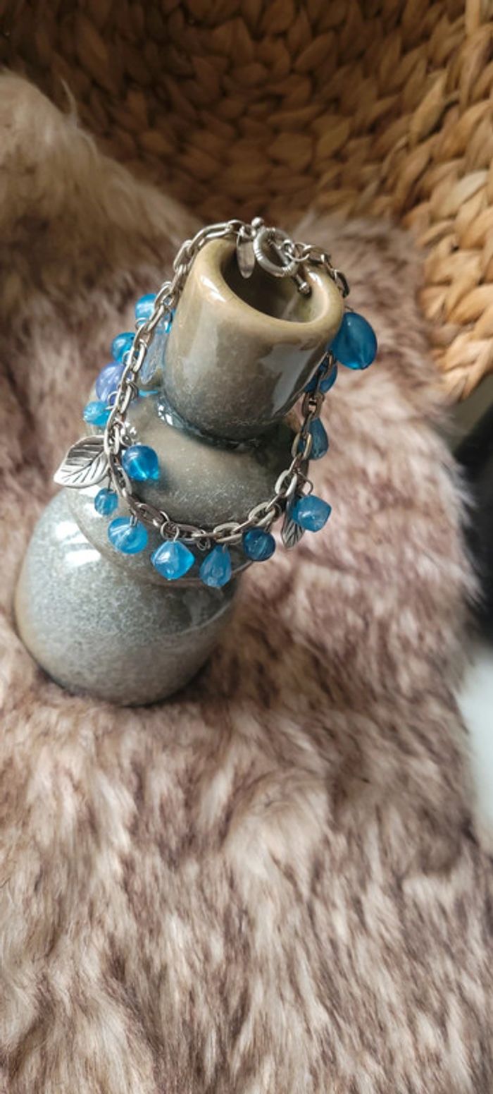 Joli bracelet breloques bleu et argenté - photo numéro 3