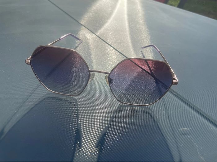 Lunette de soleil neuve