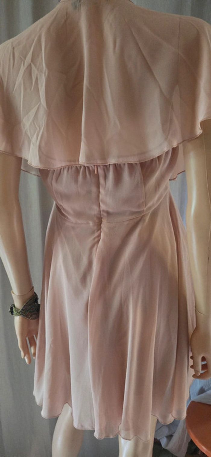 robe dégriffée rose poudré avec cape amovible Taille 36/S défauts - photo numéro 9