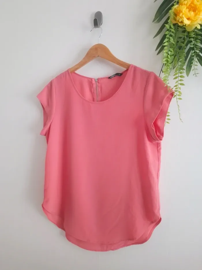 Top Only / Taille 40 - photo numéro 7