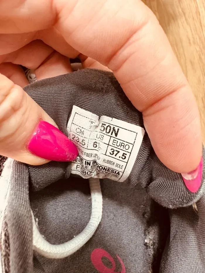 Pointure 37,5 baskets running femme ASICS grises et rose 🩷 - photo numéro 8