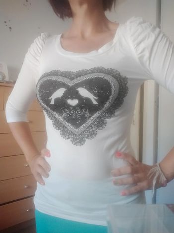 Haut blanc . Coeur oiseau. Femme. K.woman. taille 38