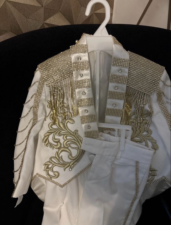 Tenue de cérémonie