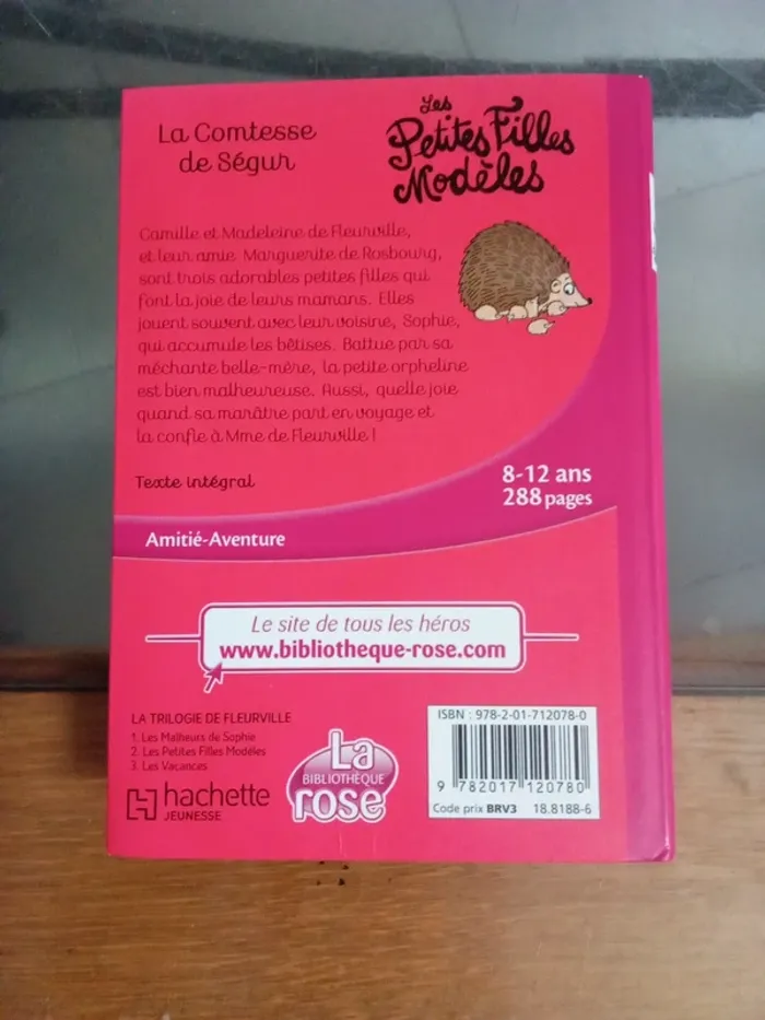 Livre les petites filles modèles - photo numéro 2