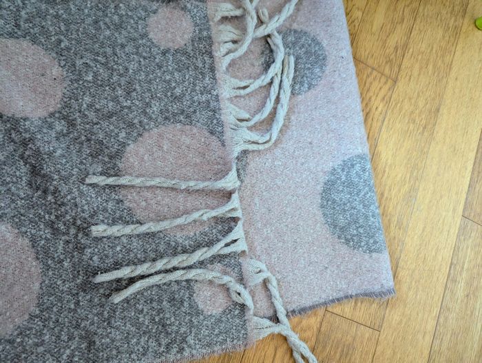 Écharpe réversible à pois gris et rose - photo numéro 3