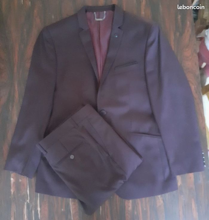 Costume bordeaux T42 Boston