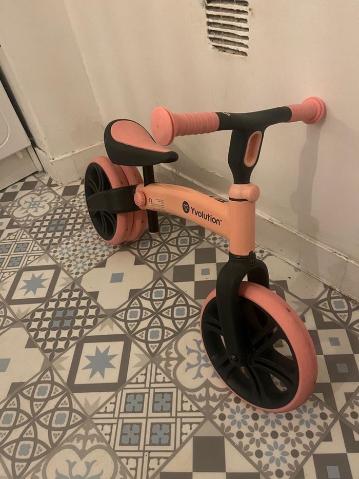 Draisienne Yvolution – Modèle Velo Junior – Rose