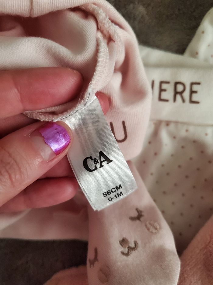 Lot vêtements 1 mois - photo numéro 3