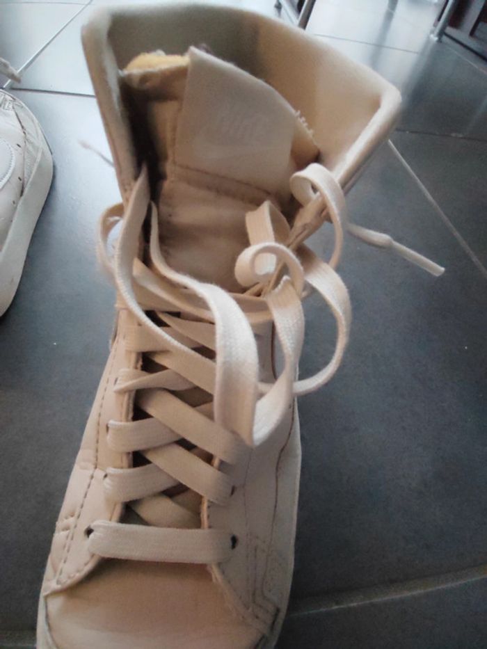 Chaussure nike montante - photo numéro 9