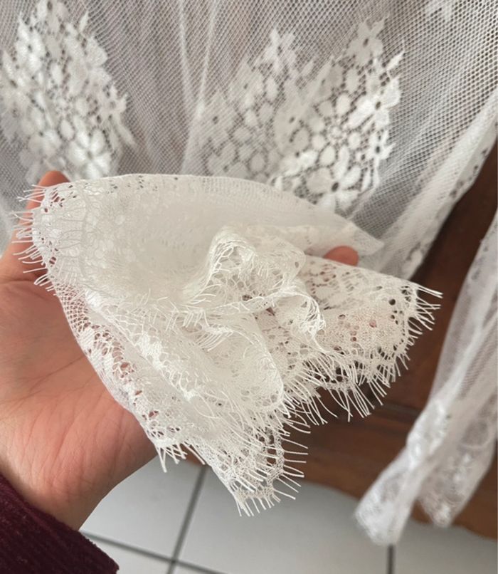 Blouse en dentelle col montant manches longues - photo numéro 8