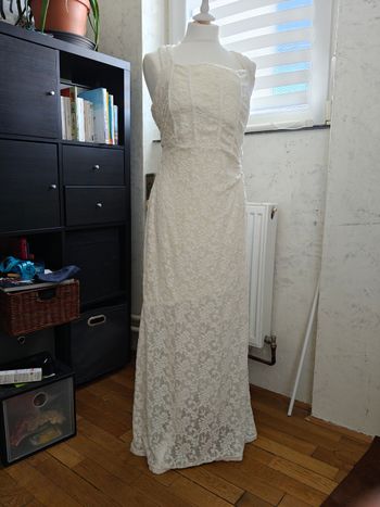 Robe longue à dentelle 