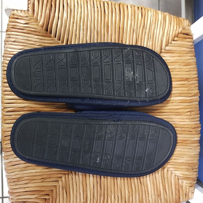 Chaussons homme T 39 - photo numéro 2