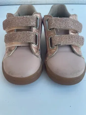 Chaussures scratch en cuir 23