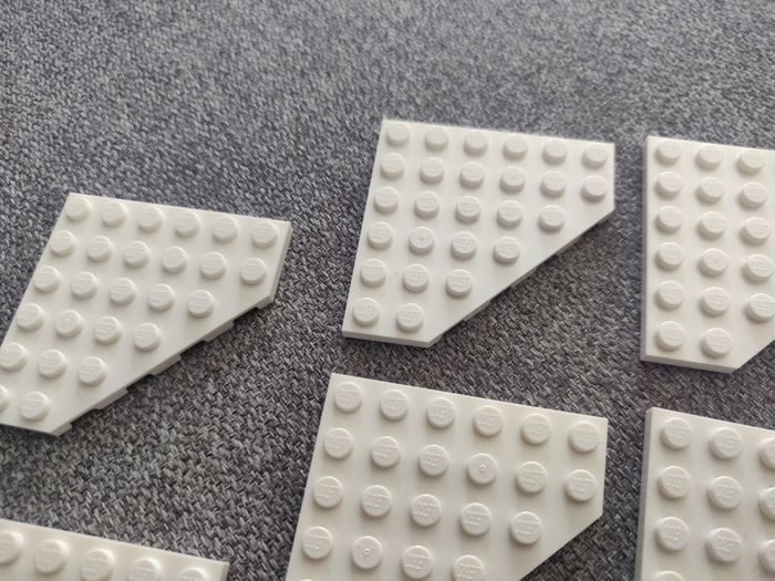 Lot 14 pièces blanches 6x6 bisottées - en parfait état - vrai Lego - photo numéro 7