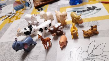 Figurines