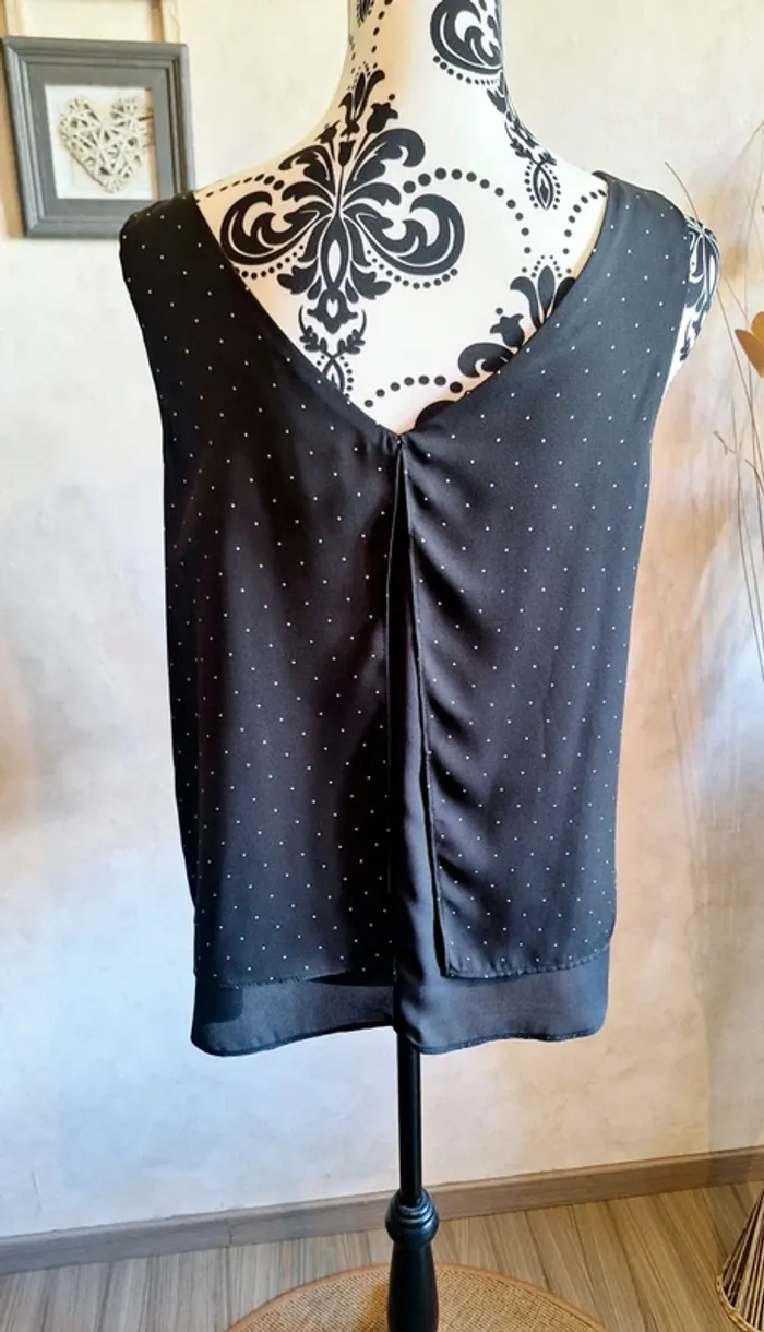 Superbe blouse sans manches Taille 40 comme neuve - photo numéro 3