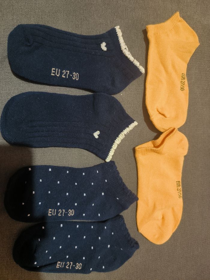 Vend chaussettes filles 27 30 jamais porté