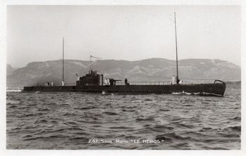CPA - Marine de Guerre  - Le SOUS-MARIN " LE HEROS " - N°7595