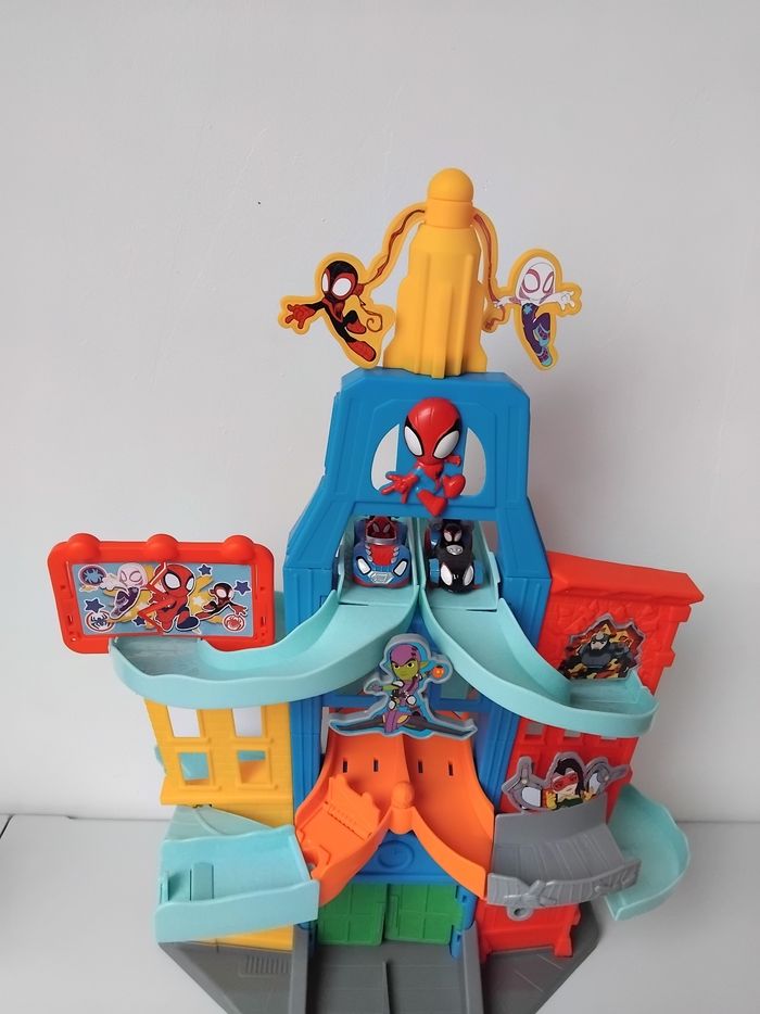 SPIDEY Garage Circuit Course Voitures Complet 🕸 - photo numéro 2