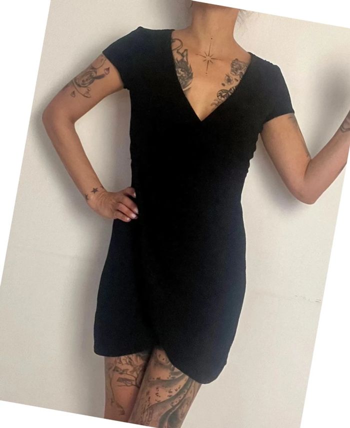 Robe courte noire pailletée dos nu taille M bershka Bershka