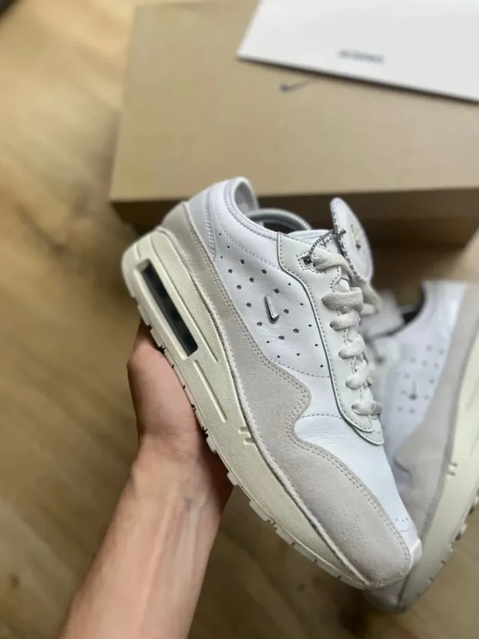 Jacquemus x Nike Air Max 1 '86 Summit White 42 - photo numéro 3