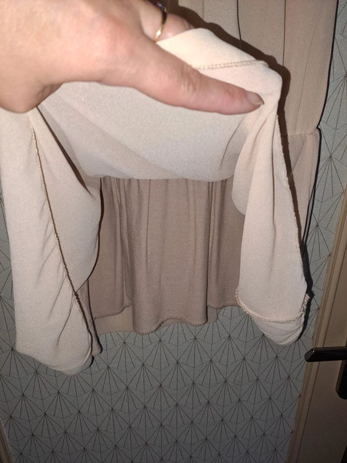 Robe beige femme fluide dentelle doublée micro tâches qu'on ne voit que sur photo new collection M - photo numéro 4