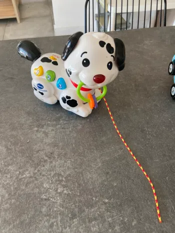 Petit Dalmatien en laisse Vtech