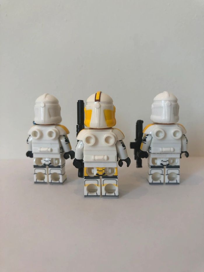 Figurine type lego Commandant Bley et 2 clones de la 327ème légion. Star Wars - photo numéro 3