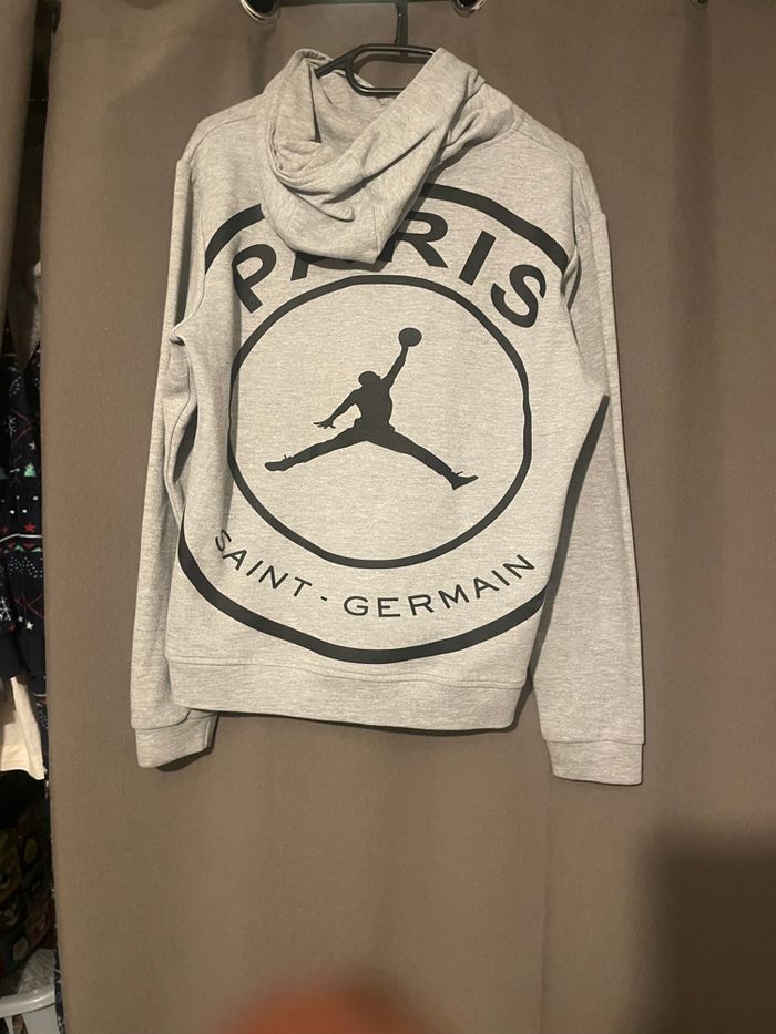 Sweat à capuchej - photo numéro 3