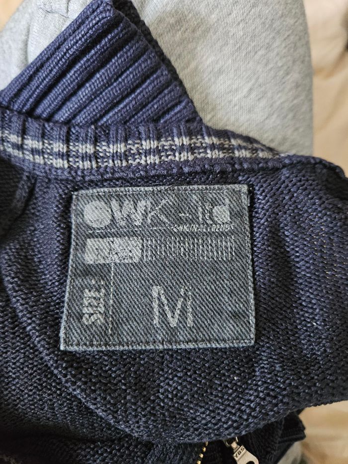 Pull bleu marine OWK - photo numéro 4